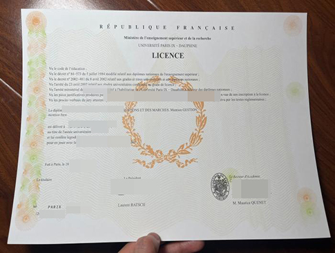 Université Paris Dauphine degree replacement